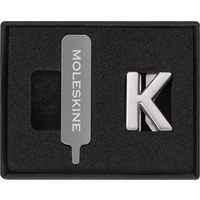 Przypinka MOLESKINE K, srebrna